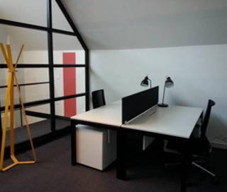 Bureau privé 11 m² 3 postes Coworking Avenue Jean-Baptiste Lebas Roubaix 59100 - photo 2
